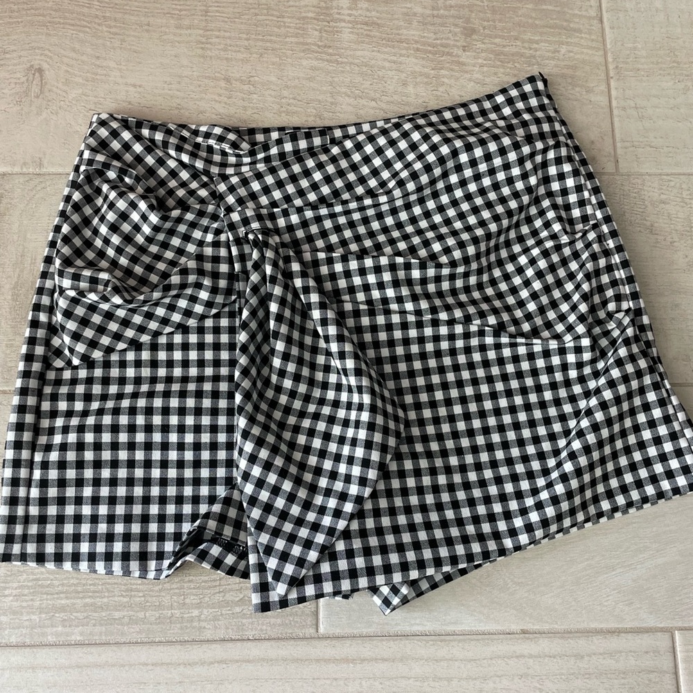 ZARA shorts/skort sizeXL